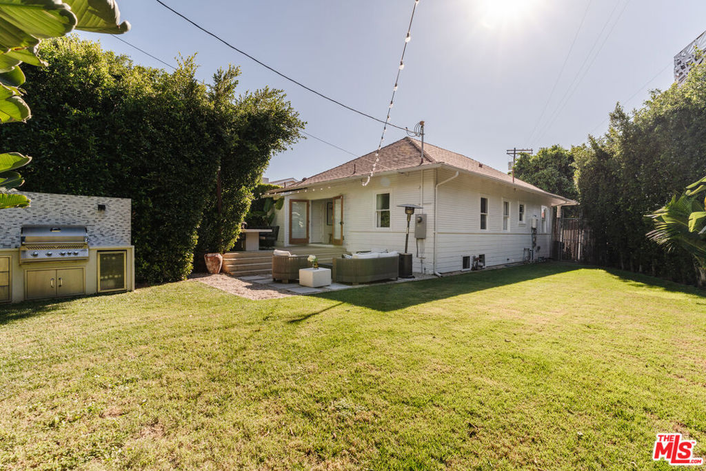 1163 Nelrose Avenue