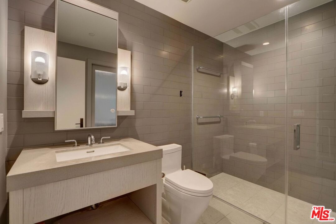 10777 Wilshire Blvd Unit: 210