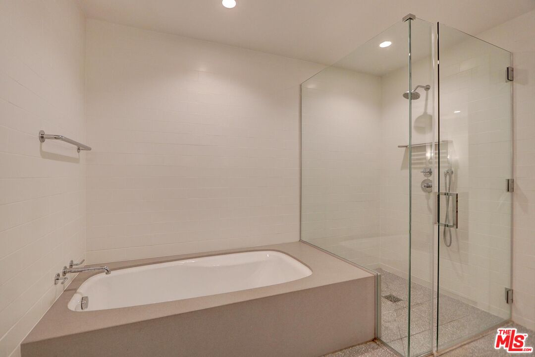 10777 Wilshire Blvd Unit: 210