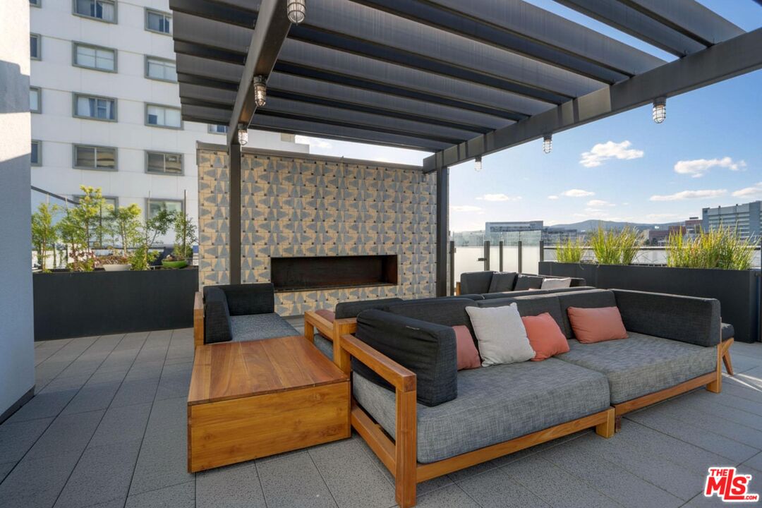 10777 Wilshire Blvd Unit: 210