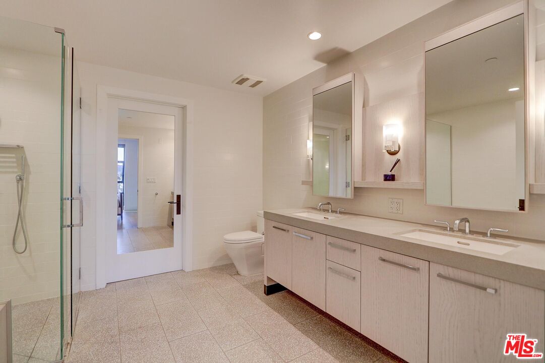 10777 Wilshire Blvd Unit: 210