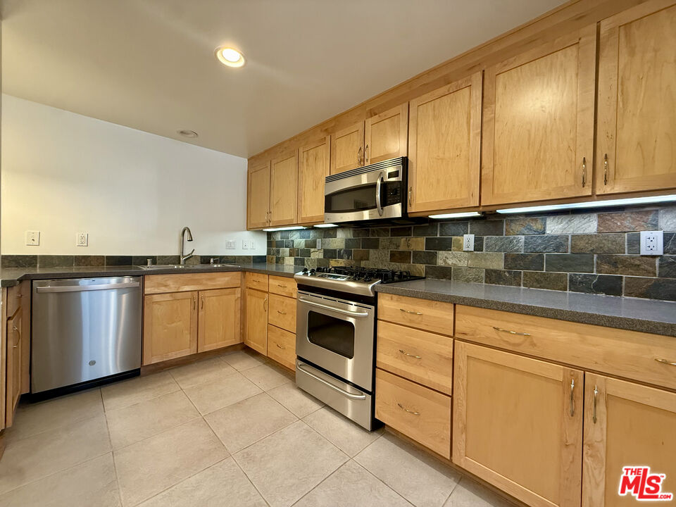11946 Dorothy St Unit: #10