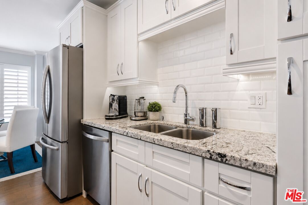 933 11th St Unit: 21