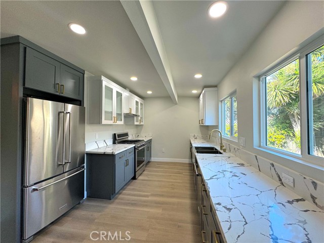 12326 Greene AVE Unit: FRONT HOUS