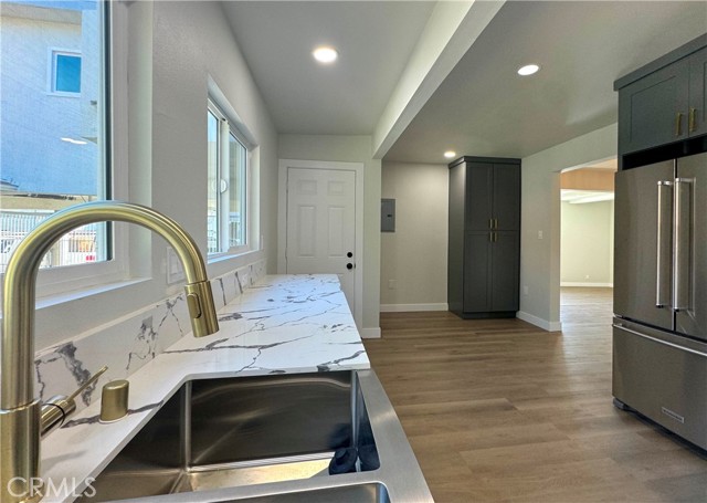 12326 Greene AVE Unit: FRONT HOUS