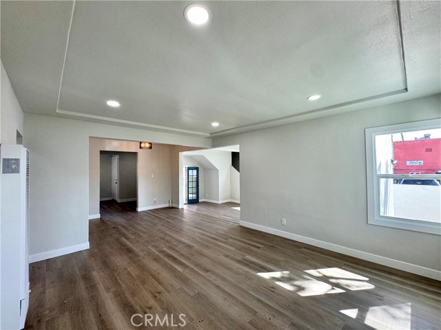 12326 Greene AVE Unit: FRONT HOUS