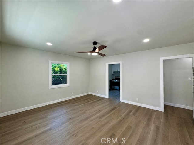 12326 Greene AVE Unit: FRONT HOUS