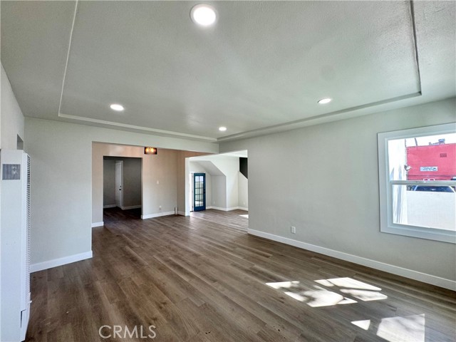 12326 Greene AVE Unit: FRONT HOUS