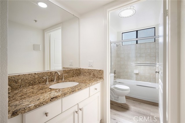 7320 Hawthorn AVE Unit: 122