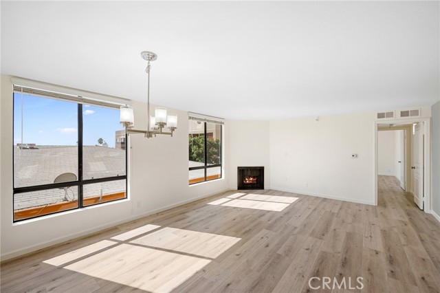 7320 Hawthorn AVE Unit: 122
