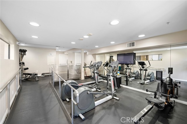 7320 Hawthorn AVE Unit: 122