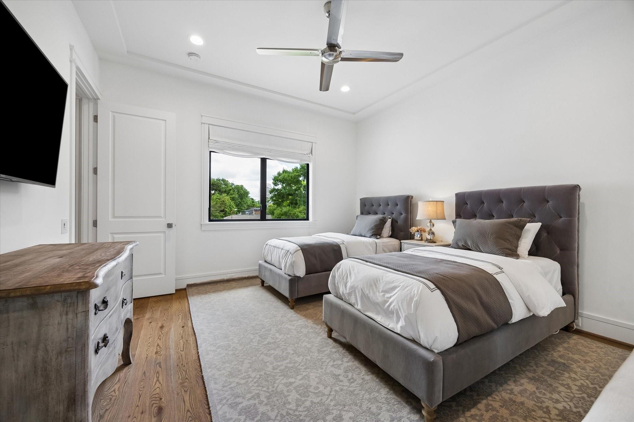 5650 Chevy Chase Drive
