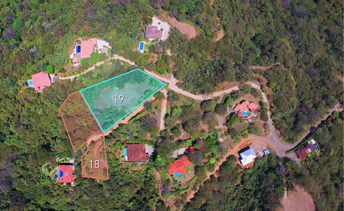 50 metros oeste de cafe de paris