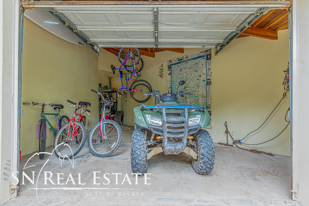 50 metros oeste de cafe de paris