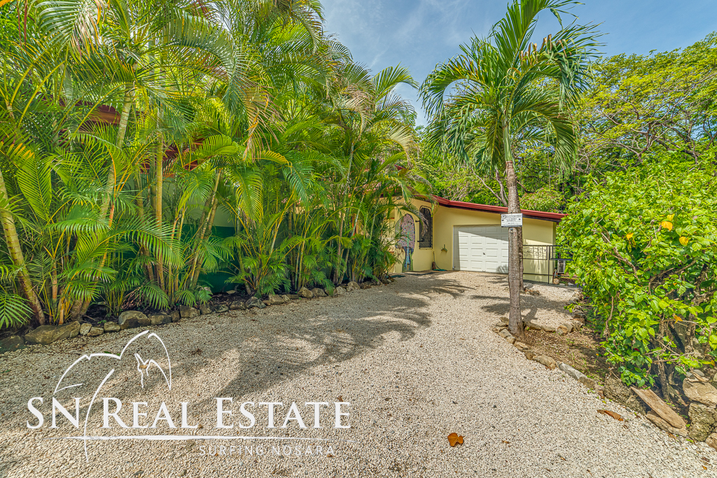 50 metros oeste de cafe de paris