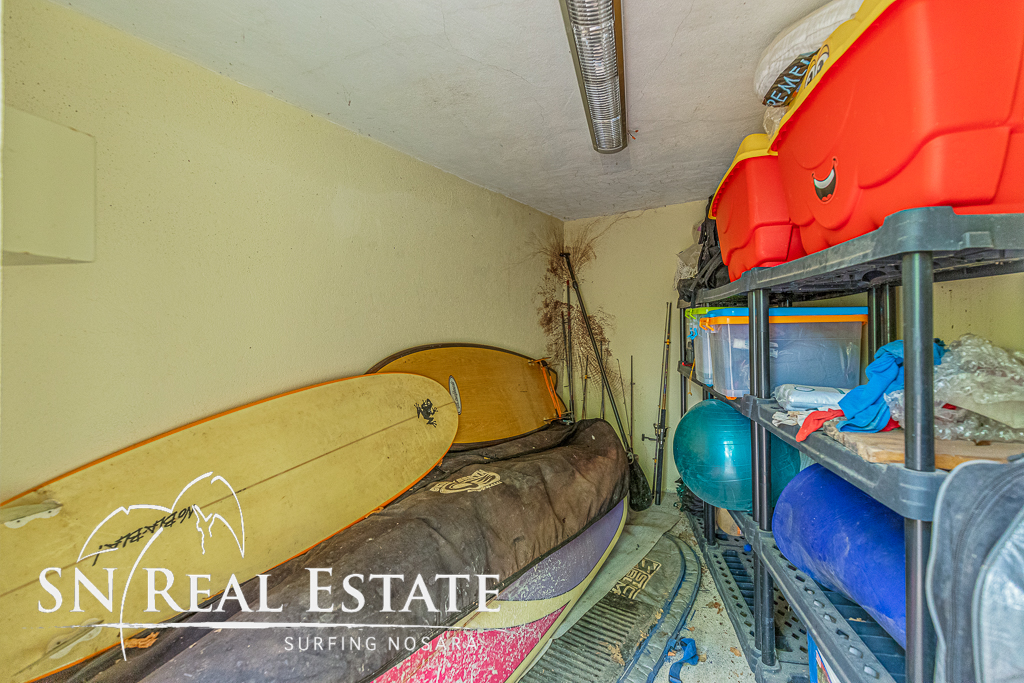 50 metros oeste de cafe de paris