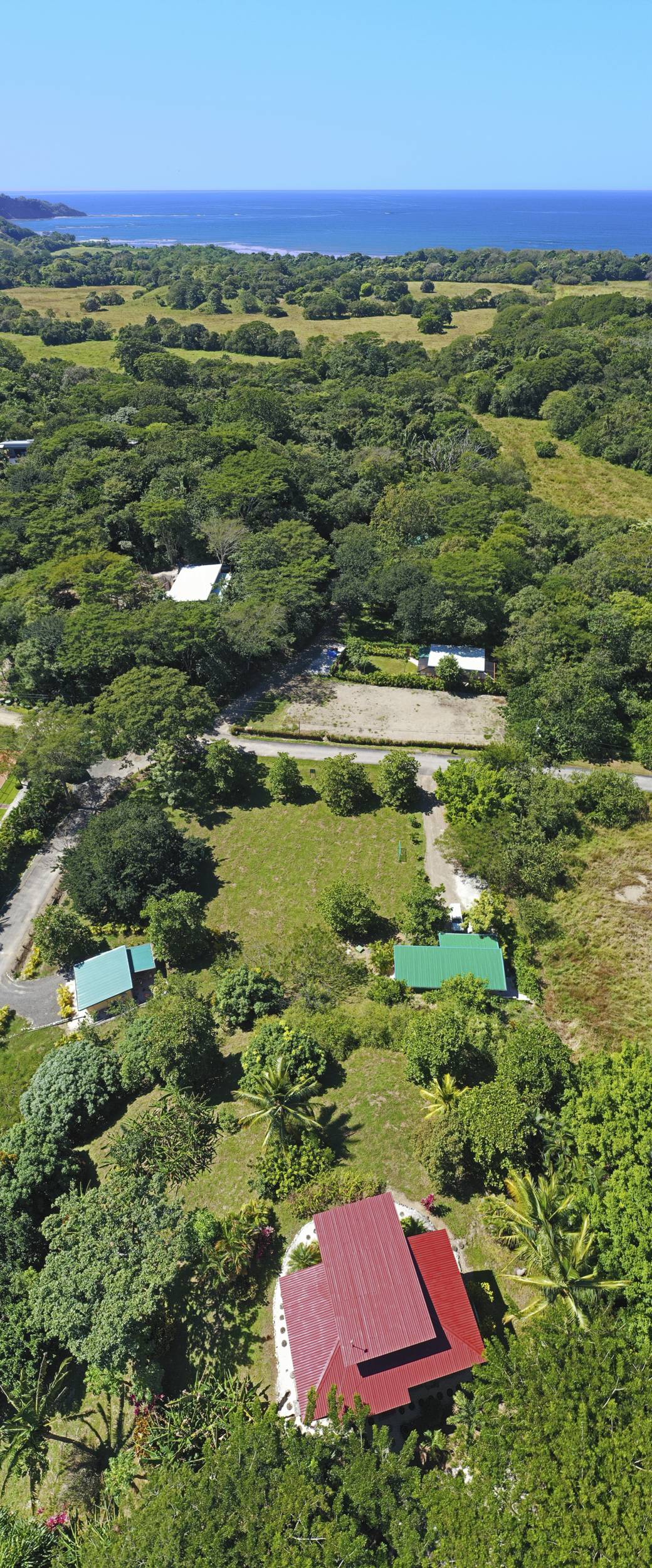 50 metros oeste de cafe de paris