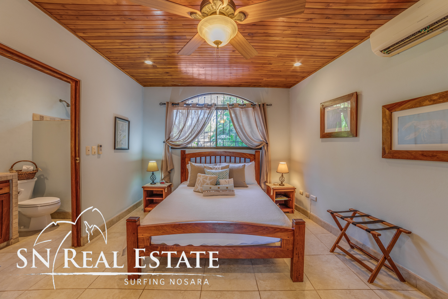 50 metros oeste de cafe de paris