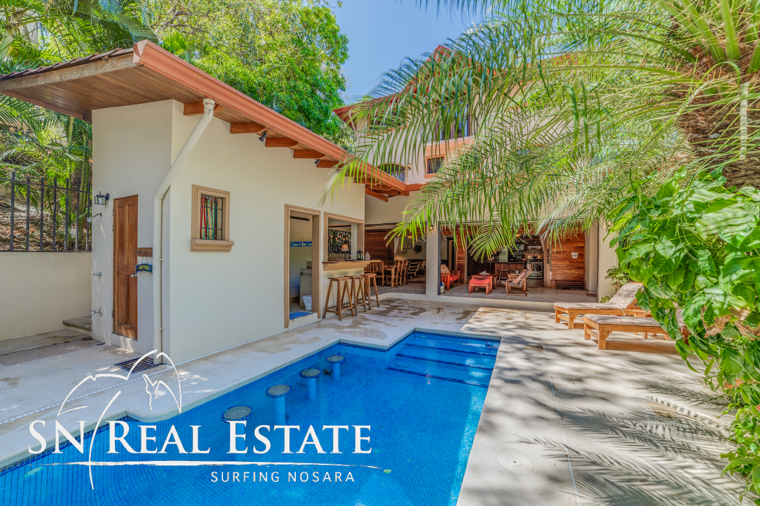 50 metros oeste de cafe de paris