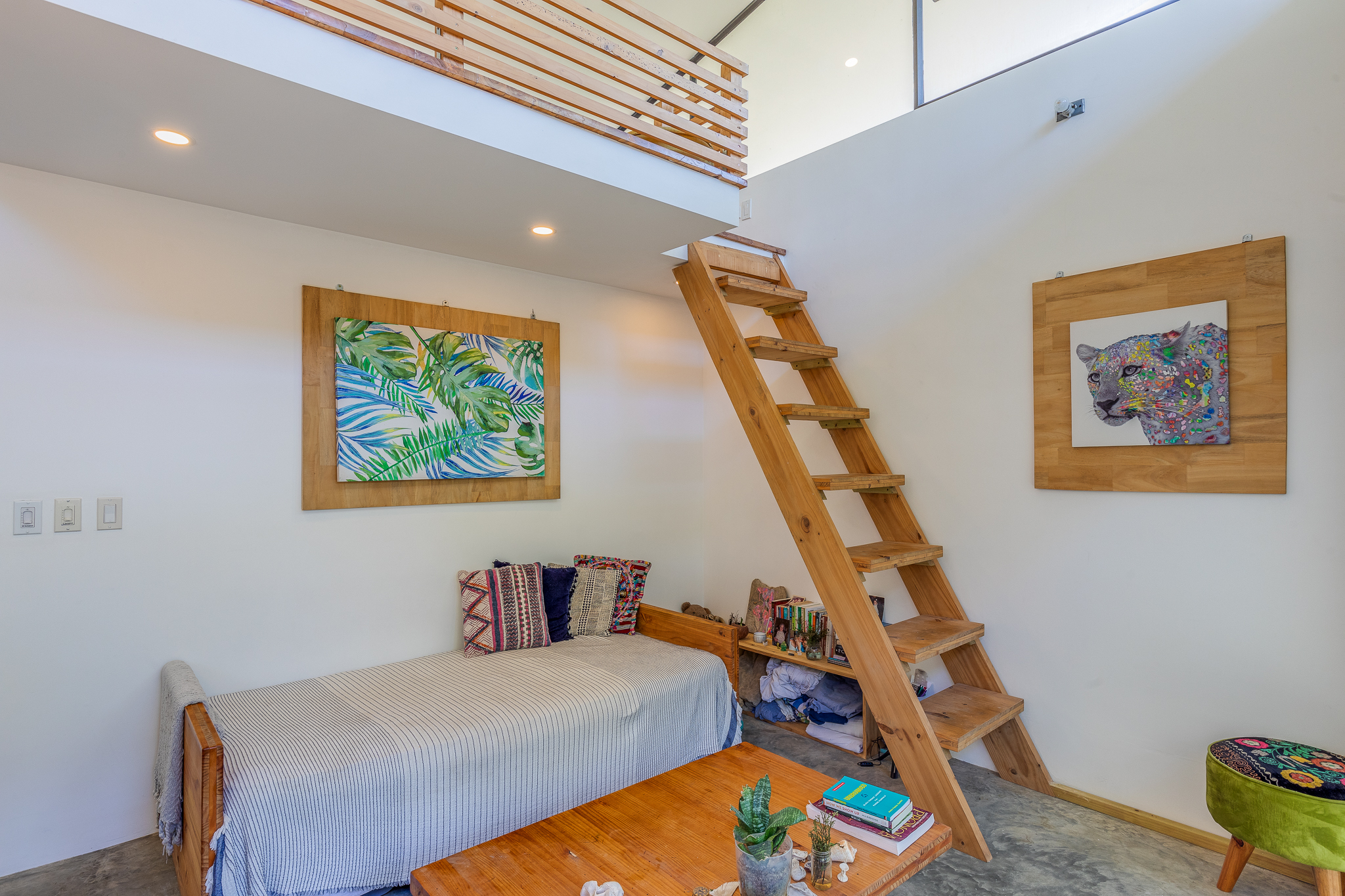 Above Rent - Top floor back unit.