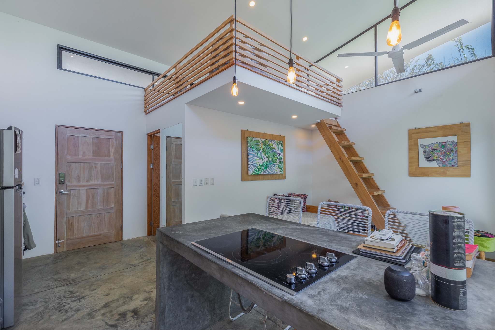 Above Rent - Top floor back unit.