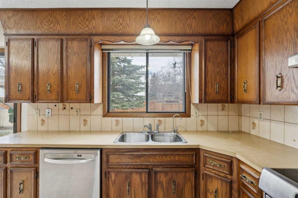 40 Scenic Place NW