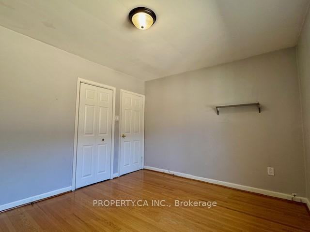 33 Pitcairn Crescent