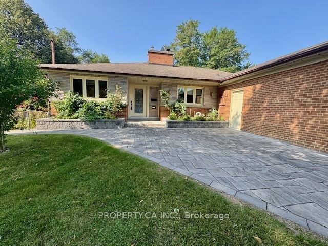 33 Pitcairn Crescent