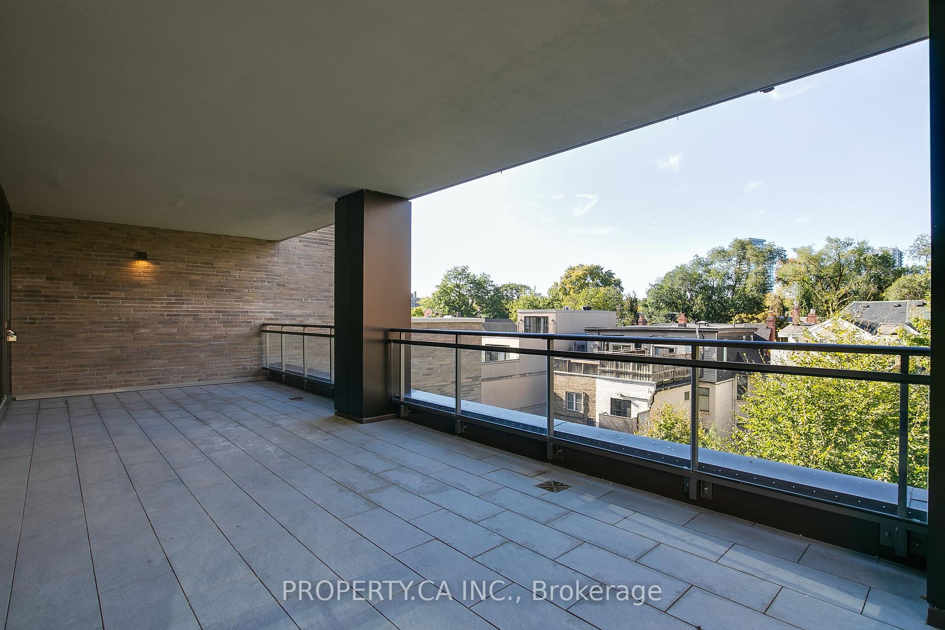 10 Prince Arthur Avenue 403