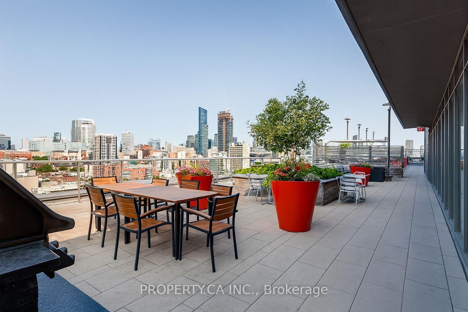 320 Richmond Street E 1122