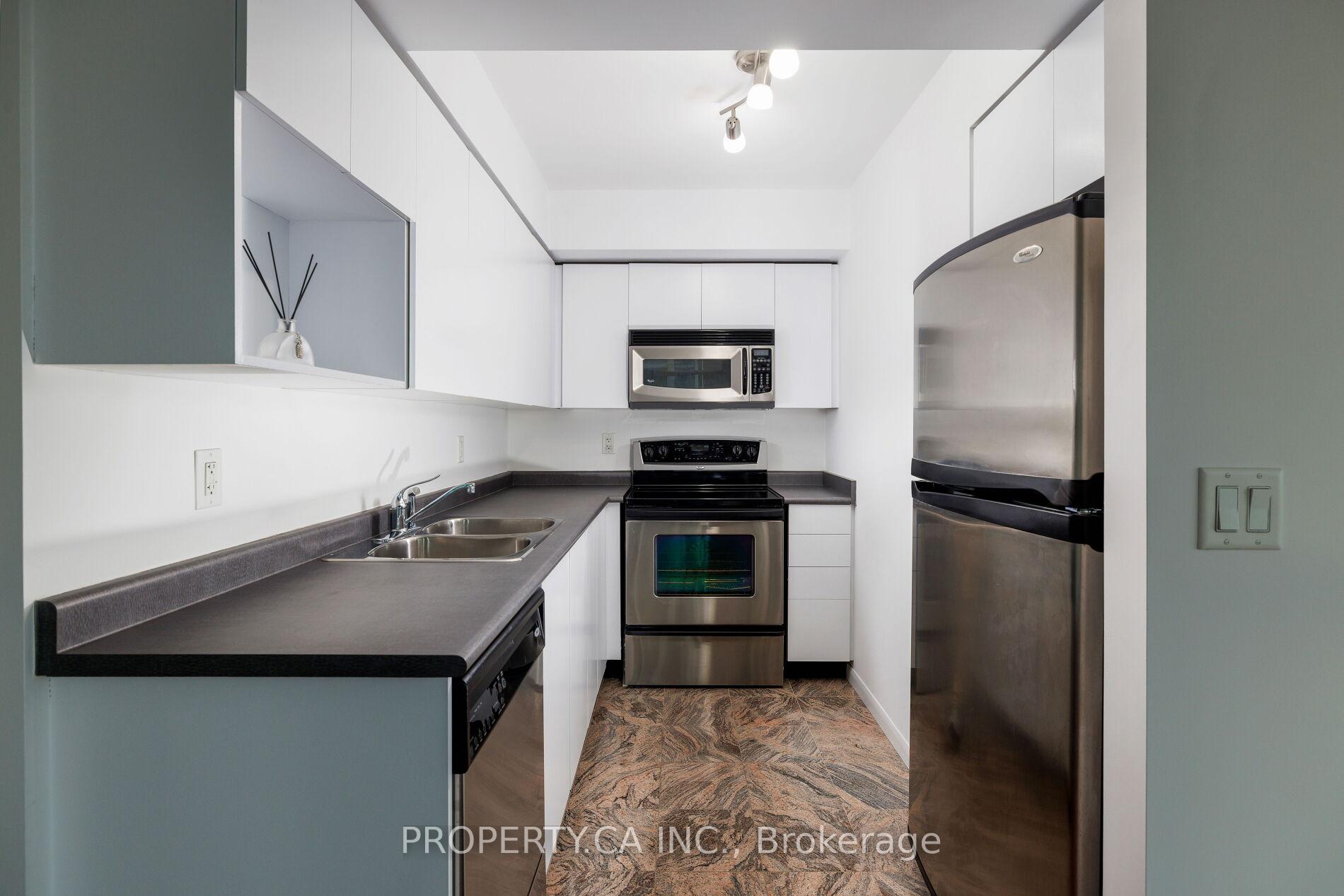 18 Yonge Street 2011