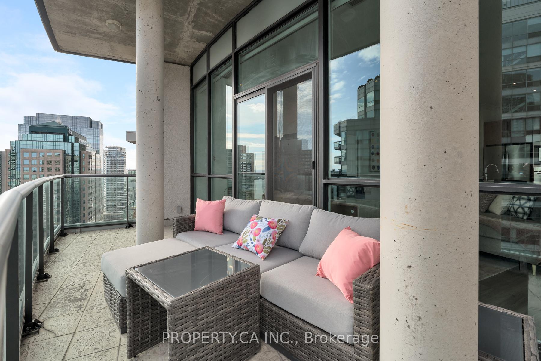 12 Yonge Street 2903