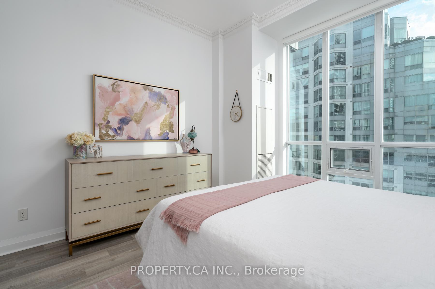 12 Yonge Street 2903