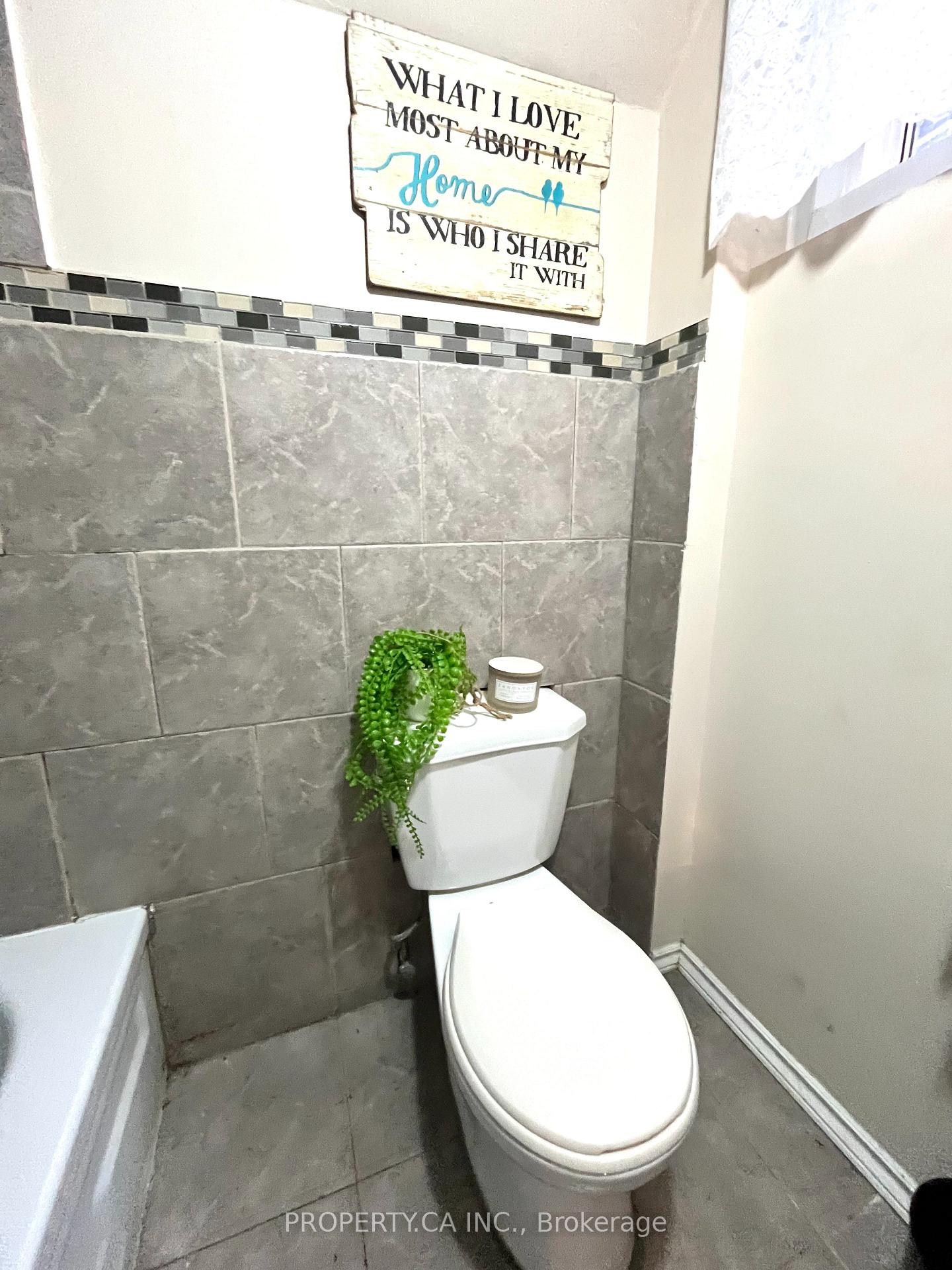 234 Bathurst Street BSMNT