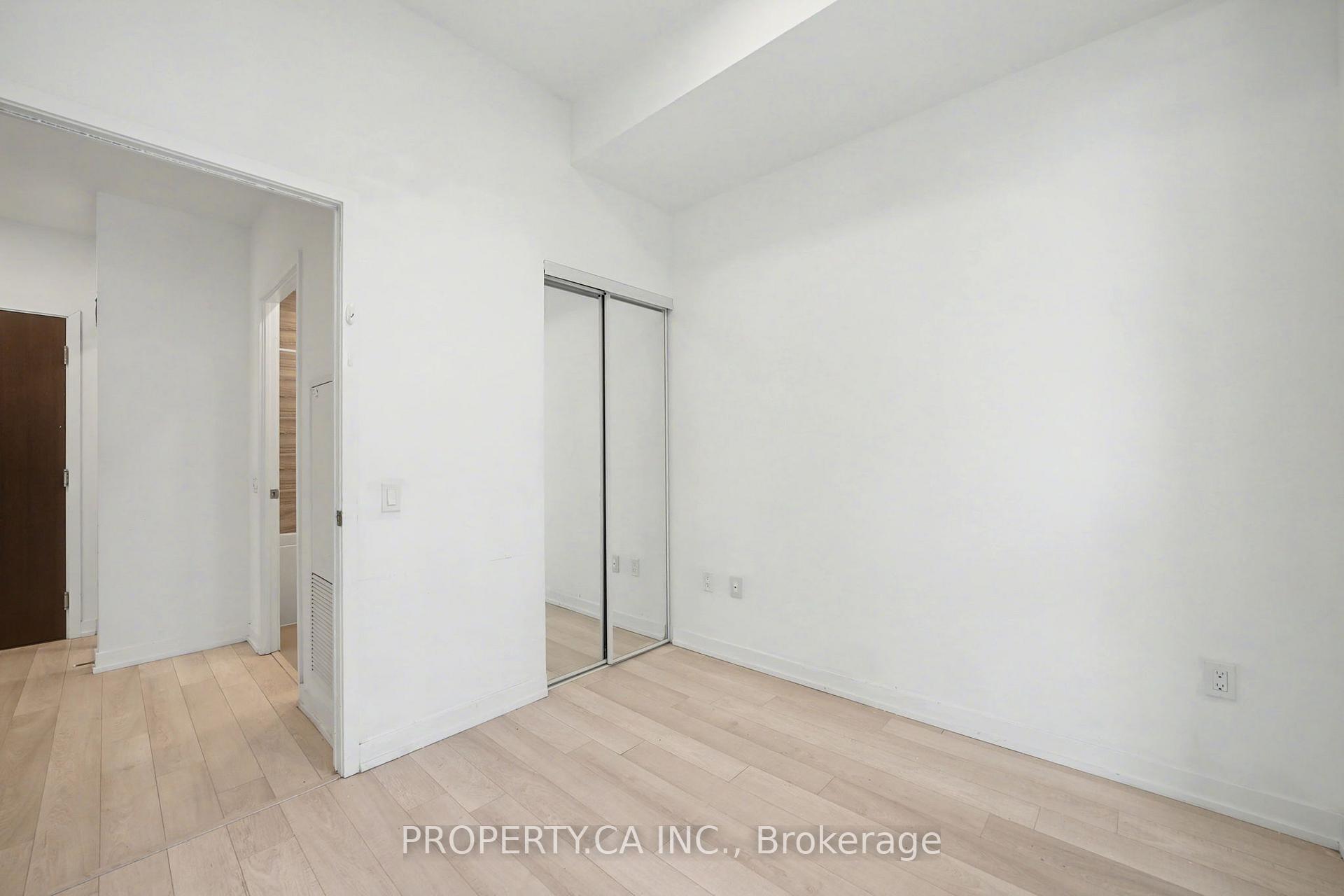 39 Roehampton Avenue 1206