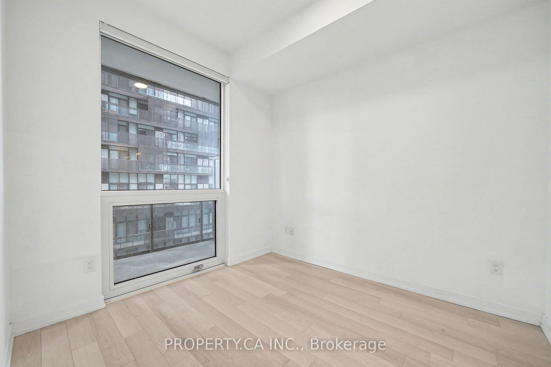 39 Roehampton Avenue 1206