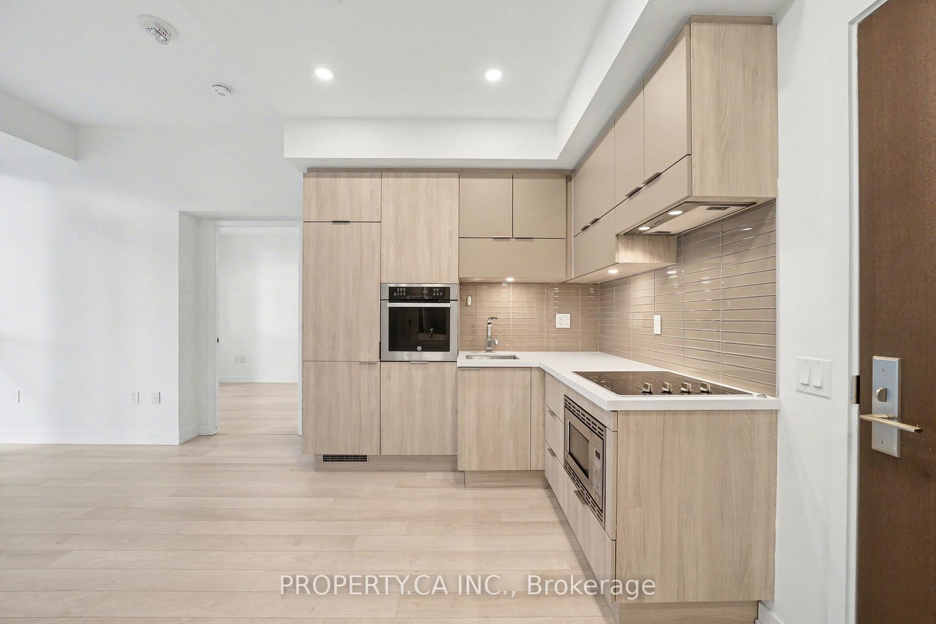 39 Roehampton Avenue 1206