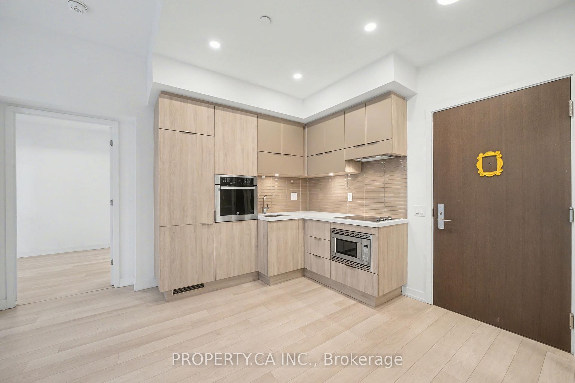 39 Roehampton Avenue 1206