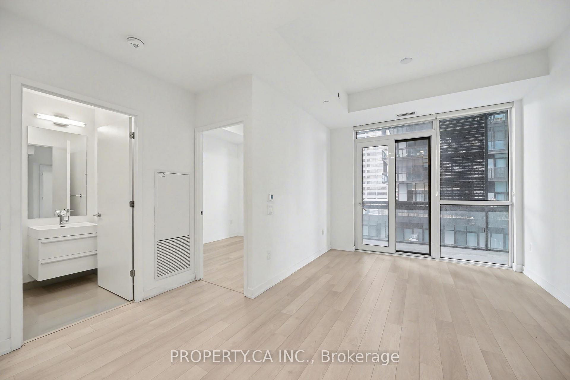 39 Roehampton Avenue 1206