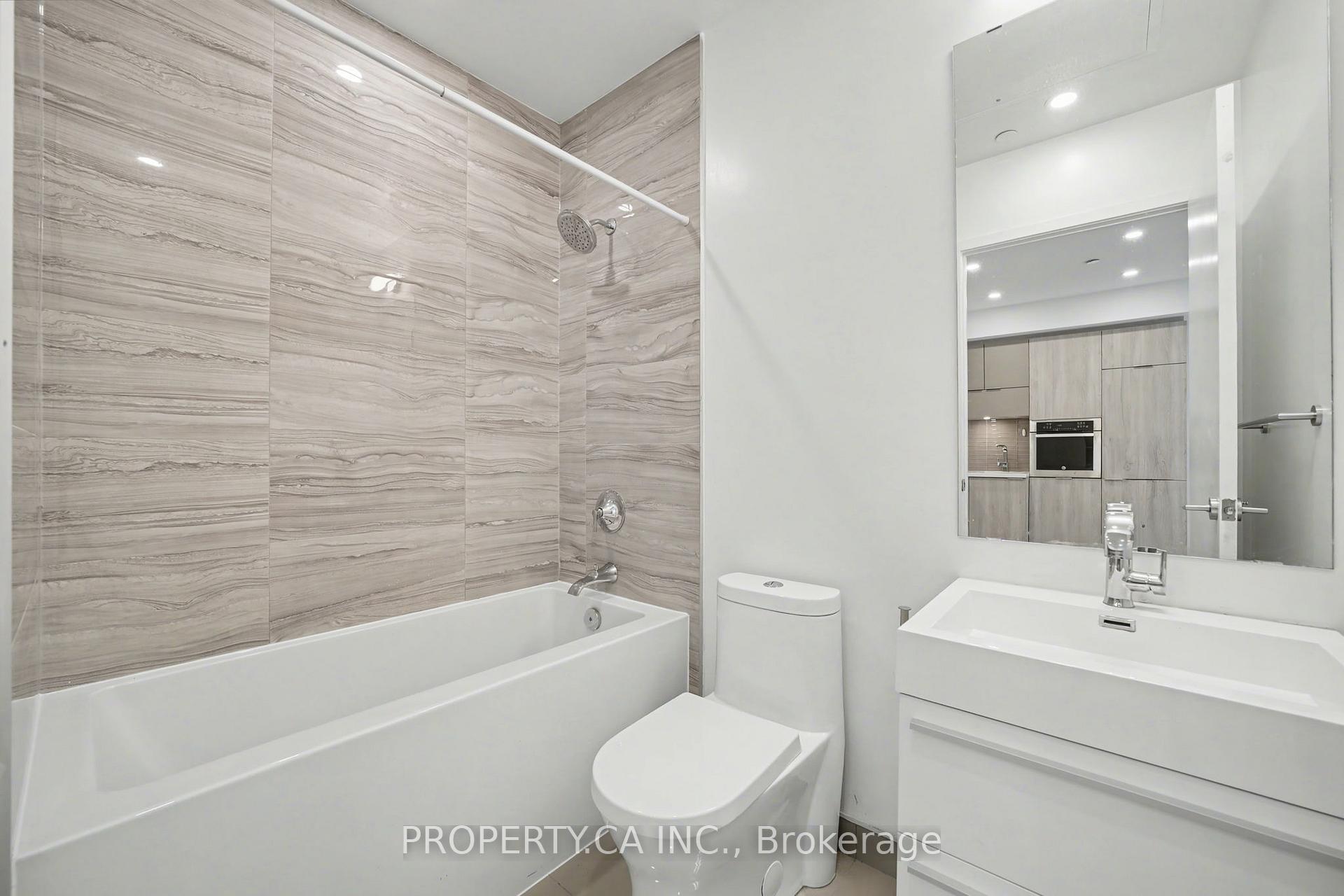 39 Roehampton Avenue 1206