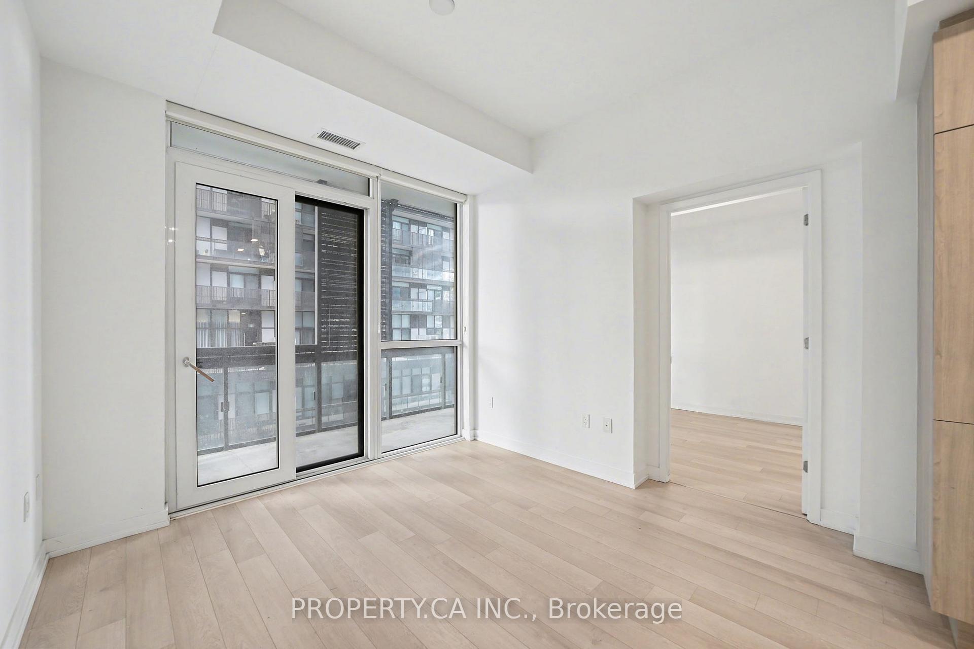 39 Roehampton Avenue 1206