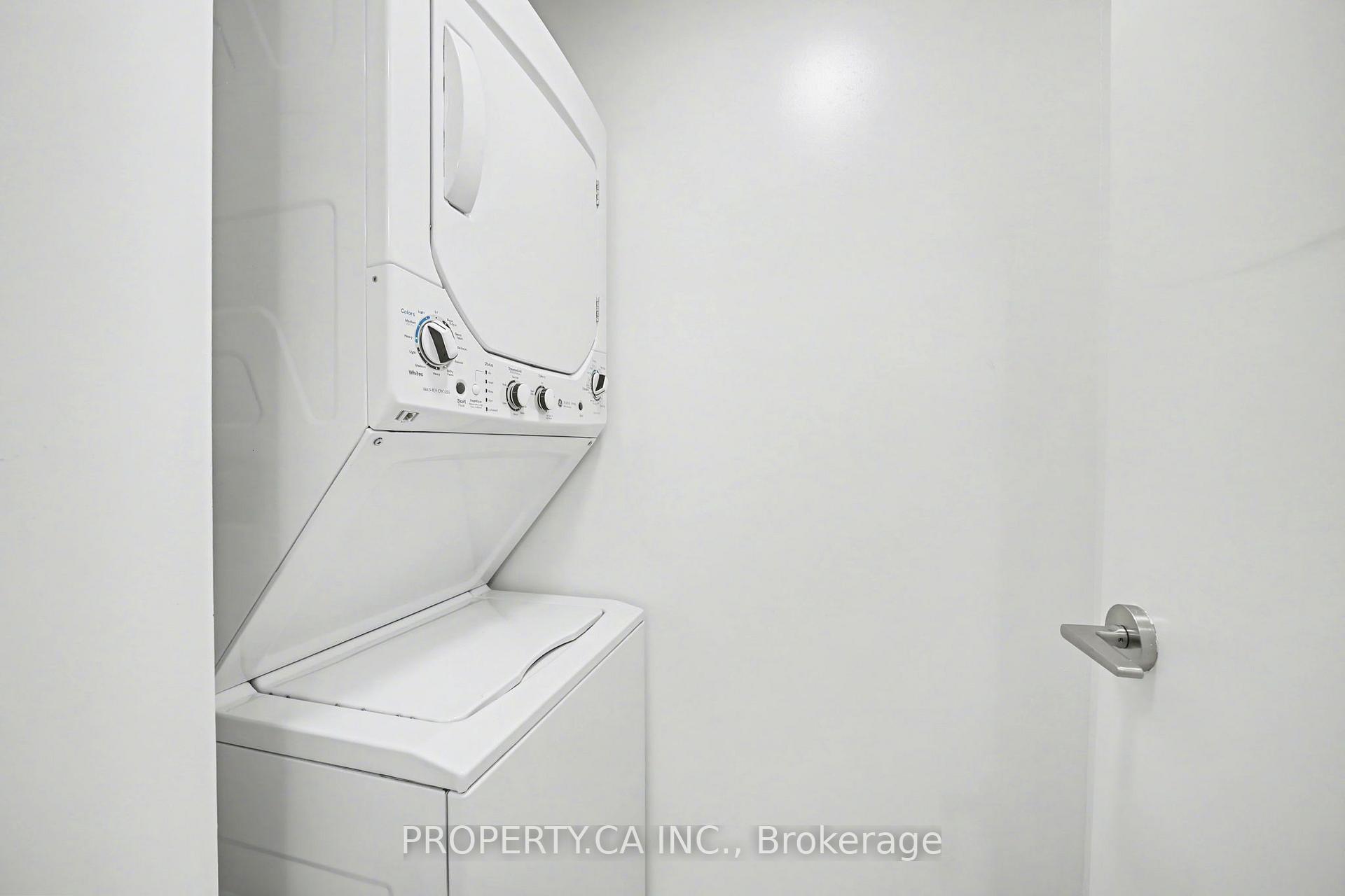 39 Roehampton Avenue 1206