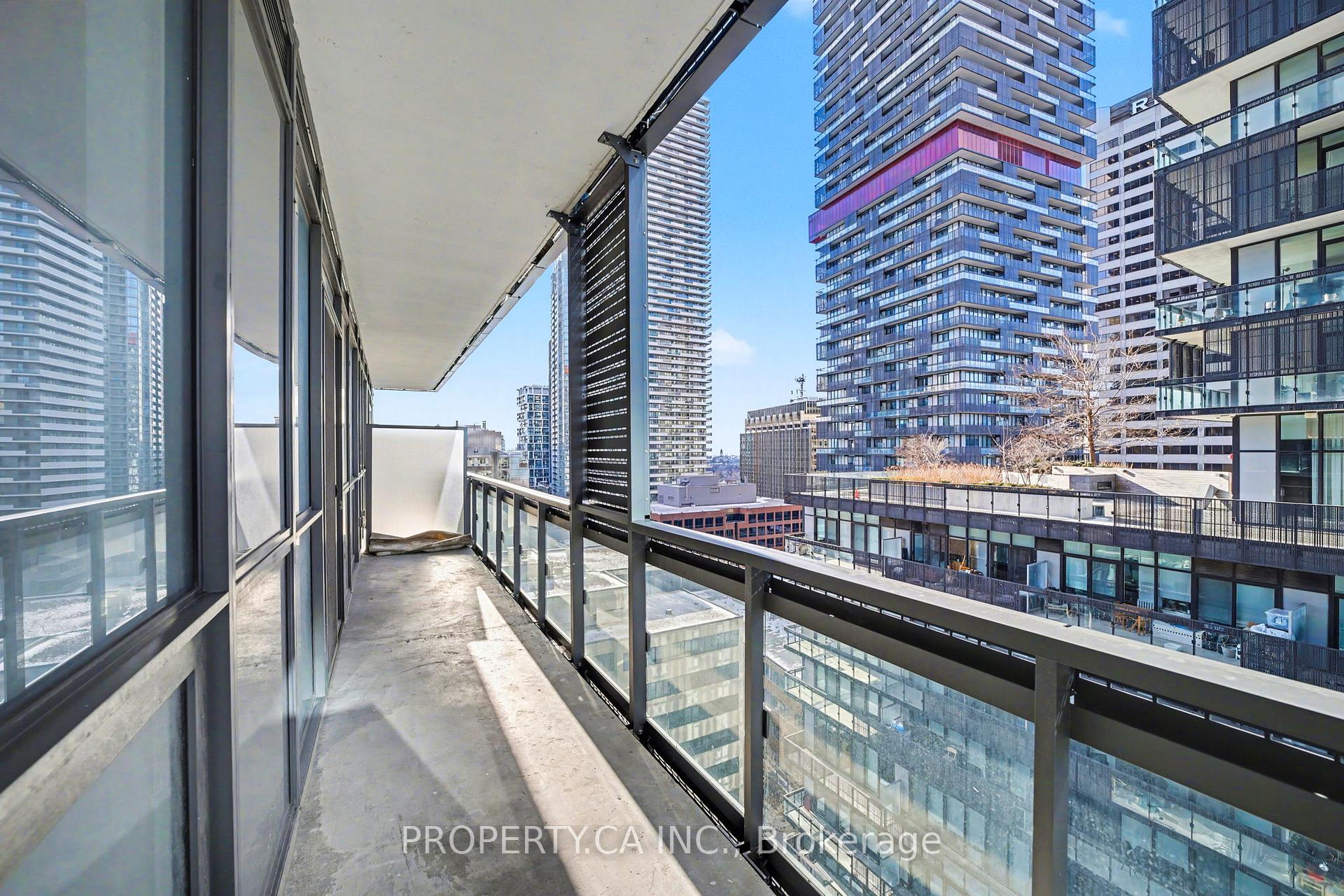 39 Roehampton Avenue 1206