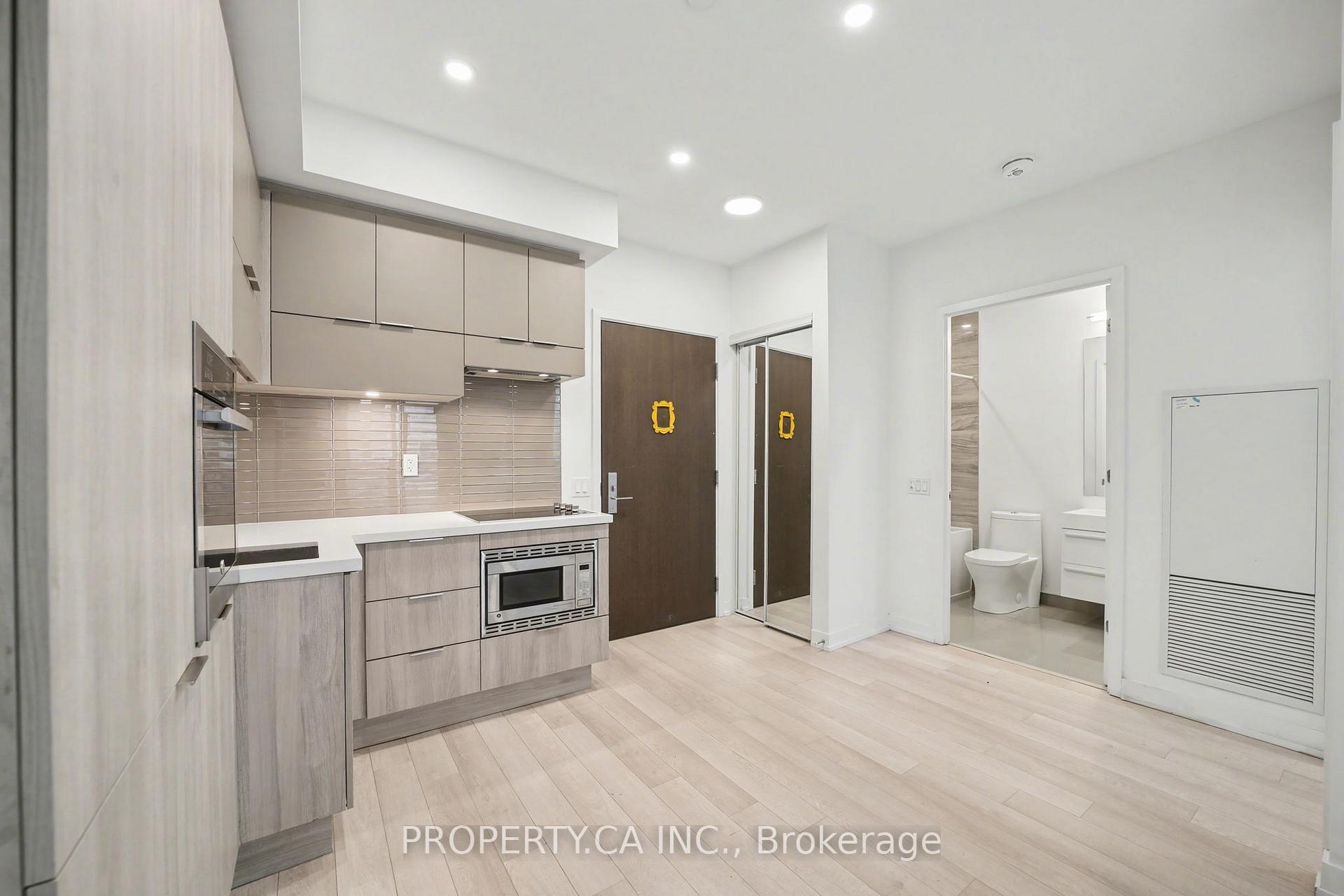 39 Roehampton Avenue 1206