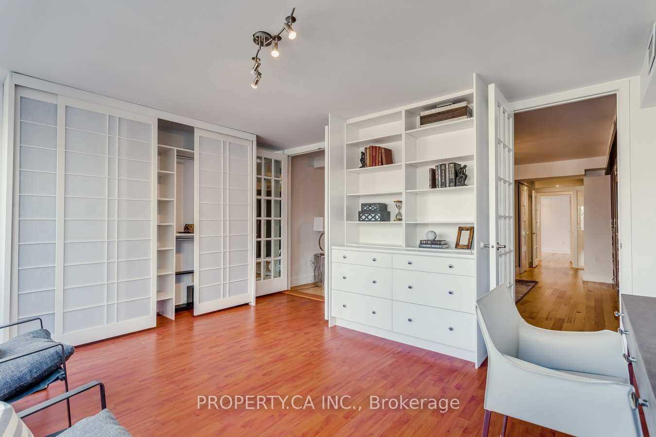 349 St Clair Avenue W 403