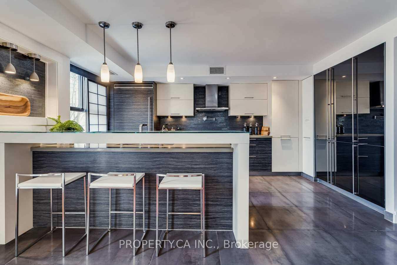 349 St Clair Avenue W 403