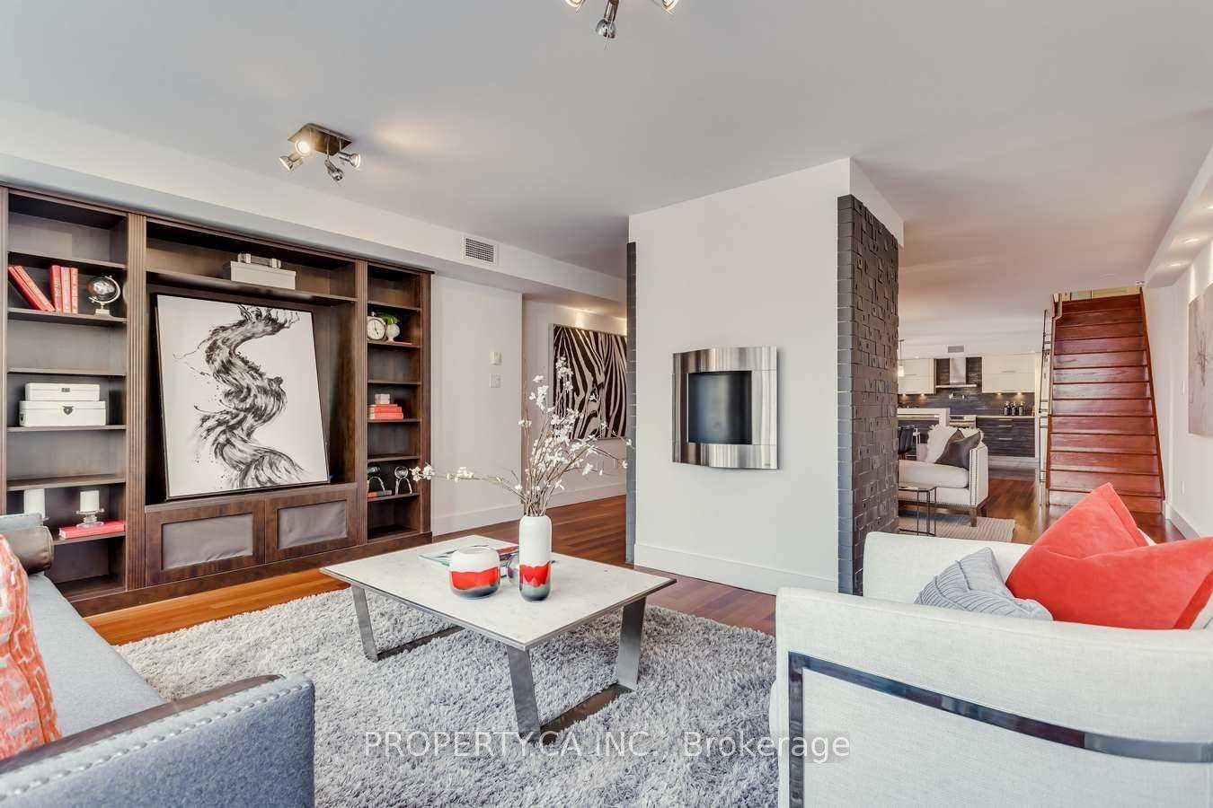 349 St Clair Avenue W 403