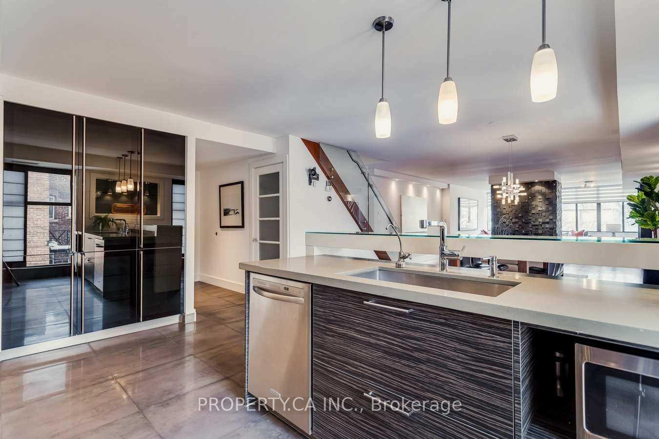 349 St Clair Avenue W 403