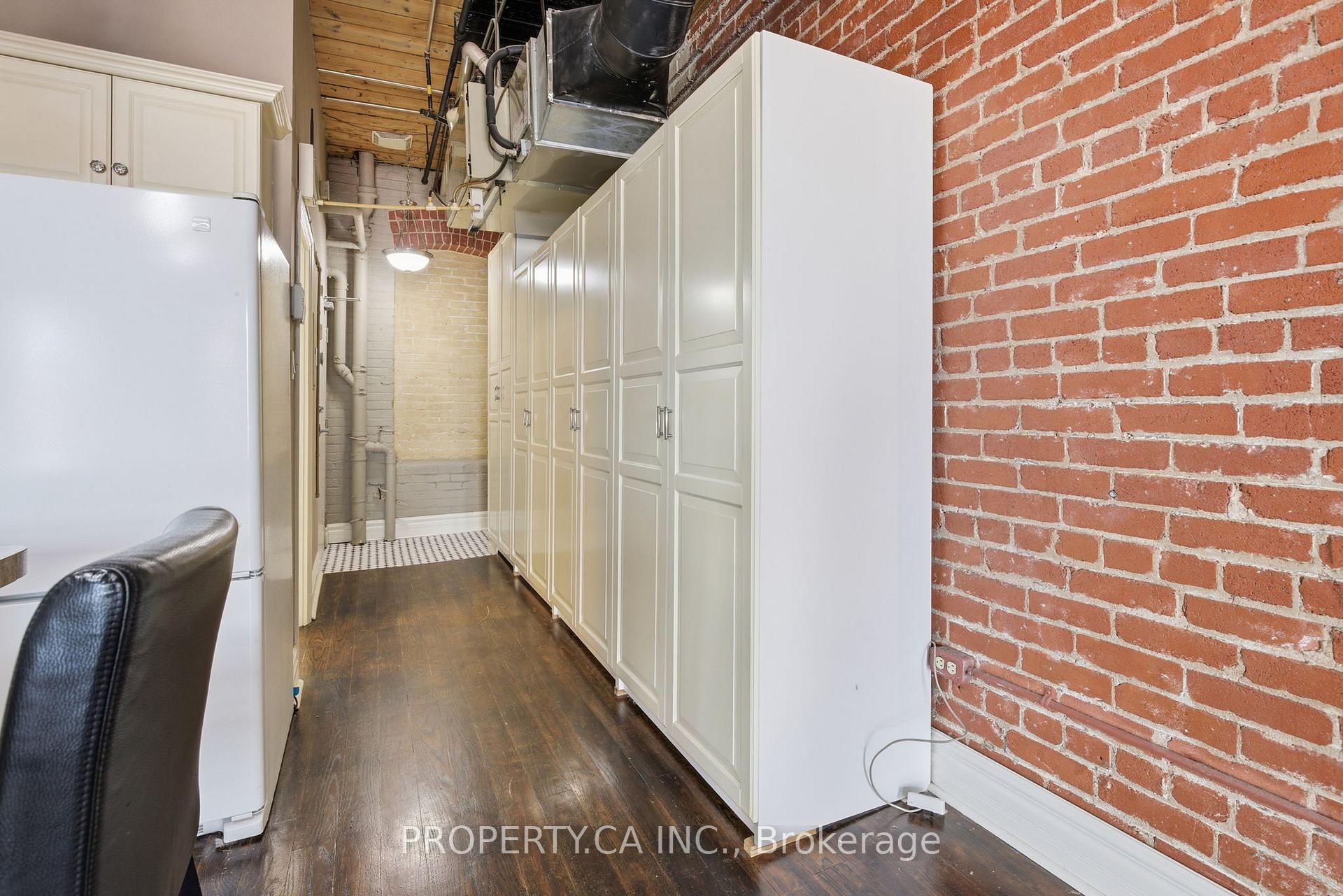 426 Queen Street E 405