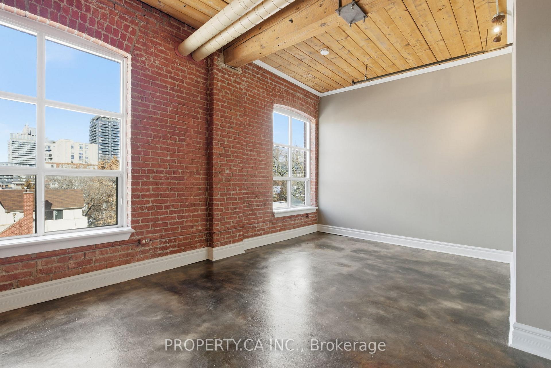 426 Queen Street E 405